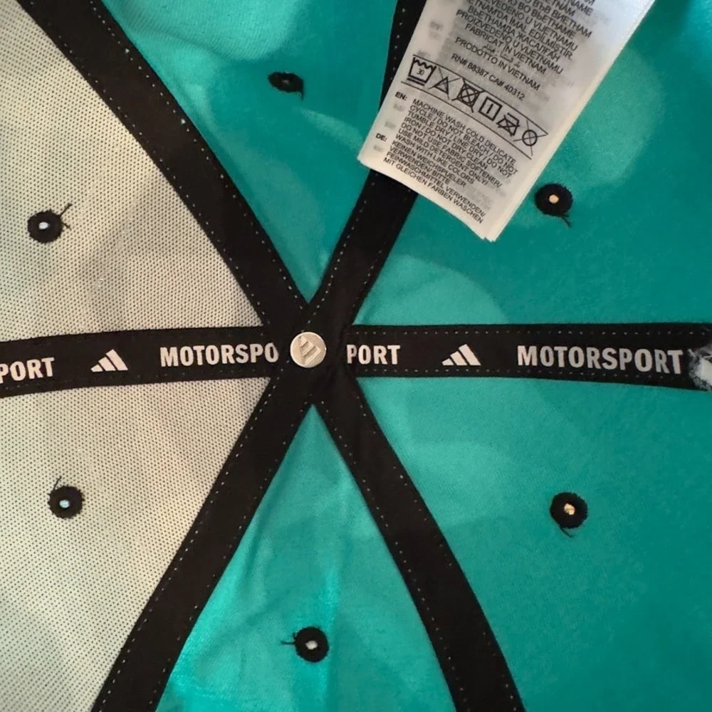 Adidas MERCEDES -‎ AMG PETRONAS FORMULA ONE TEAM LAS VEGAS SNAPBACK CAP-NWOT